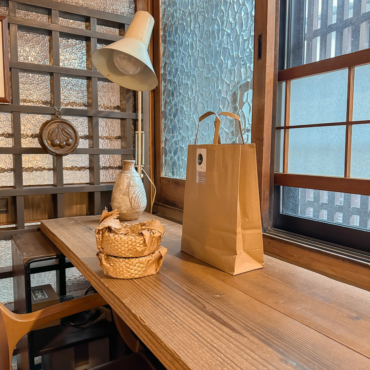 奈良県今井町にあるカフェクールルポさんへ納品の様子